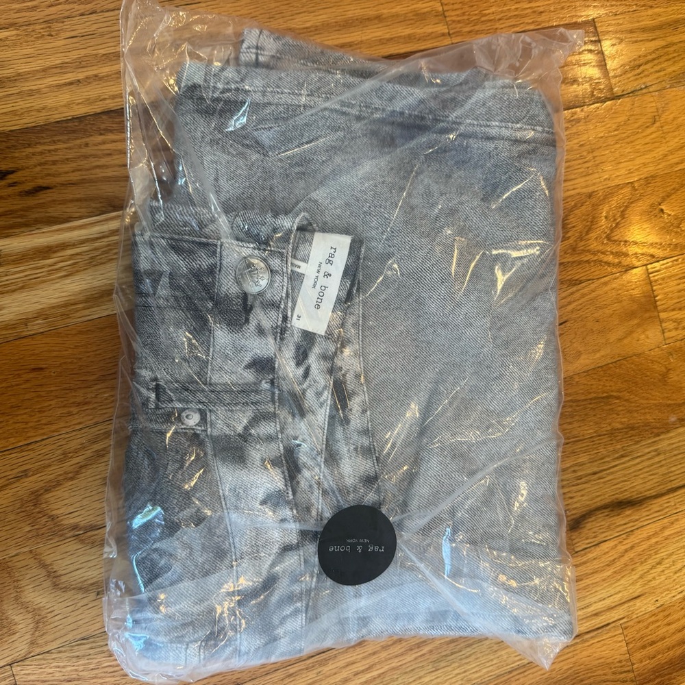SOLD! Women’s Rag & Bone Miramar Ice Gray Jeans